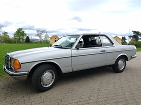 Mercedes Benz W123 230CE Coupe