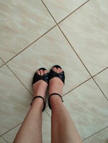 Spoločenské sandálky