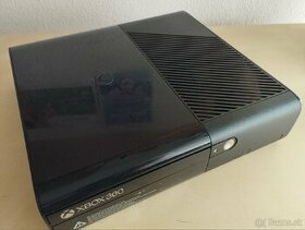 Samotná konzola XBox 360E po renovácii.