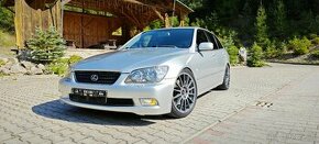 Lexus is300 Sportcross