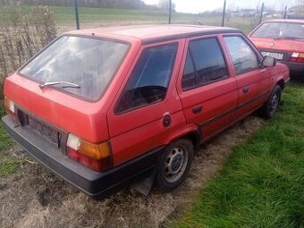 Škoda Forman Favorit na náhradné diely - 1