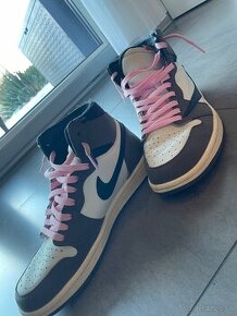 AIR JORDAN RETRO 1 HIGH TRAVIS SCOTT