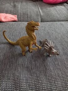 Dinosaury