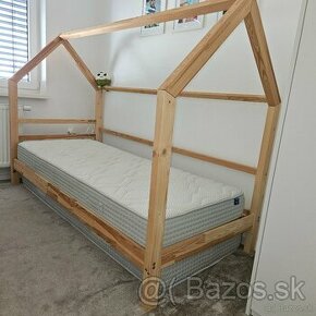Domčeková posteľ