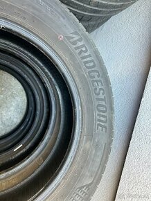 Pneumatiky 215/60R17