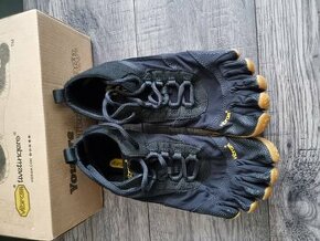 Vibram Fivefingers barefoot Bežecké dámske topánky V-Trek - - 1