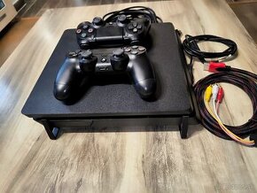 Predám PS4 slim 500 GB s dvoma ovládačmi