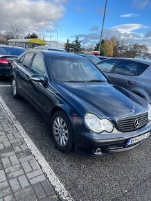 MERCEDES-BENZ C220