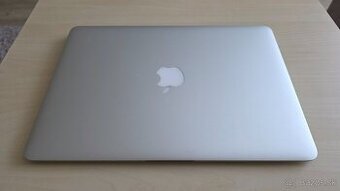 13“ Macbook Air Early 2015 i5 8GB RAM