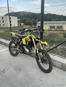 Suzuki RM 250 - 1