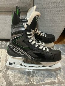 CCM Ribcore 86K veľ.41