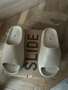 Yeezy slide bone