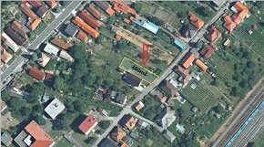 PREDAJ: Stavebný pozemok priamo v centre obce480 m2, Hronský