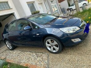 Predám opel astra J 2011