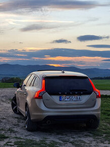 VOLVO V60 D5 AWD 151kW [rezervované]