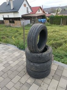 Predám pneu celoročné 195/60 R16 c - 1