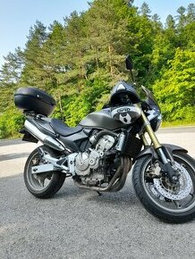 Honda hornet 71kw. 2006rv. Roče gumy  najazdene 75000km.