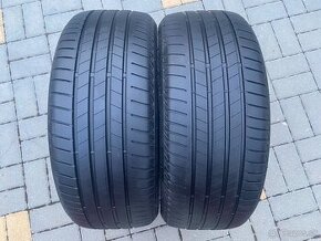 225/45 R18