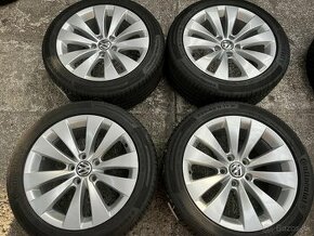 Volkswagen passat R17 letna sada 235/45 R17