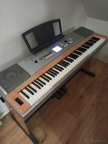 Klavír YAMAHA DGX-630 portable grand