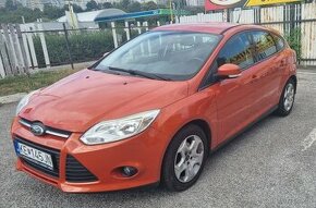 Predam Ford Focus 1.6L benzin 77kW/105k hatchback r.v. 2011