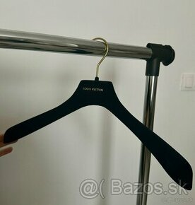 Louis Vuitton vešiak / LV coat hanger