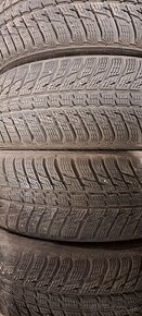 Predám 4ks slušné zimné 215/65r17-103H Nokian