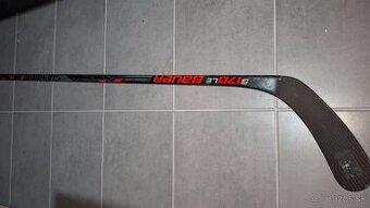 Hokejka Bauer Supreme S170LE Pravá. INT