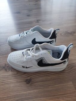 Tenisky Nike vel 40 - 1