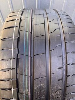 285/30/22 285/30 R22.AUDI RS6 C8 AUDI RS7 C8 R22 NOVE 2025