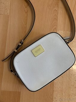 GUESS crossbody kabelka