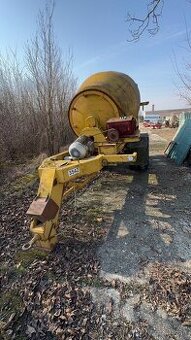 Poľnohospodársky vercajk a traktory