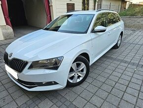 Škoda Superb Combi 1.6 TDI DSG Style Kamera DVD R16 Orig. KM