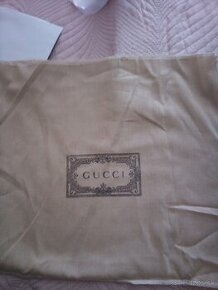 Predam repliku gucci