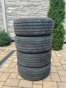 225/40 R18 - 1