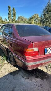 E36 karoséria na nápravách