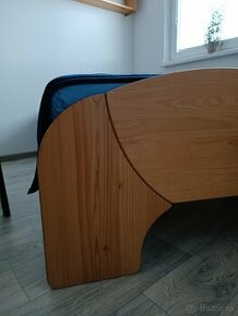 Masívna drevená posteľ 90 x 200 cm (výborný stav) - 1