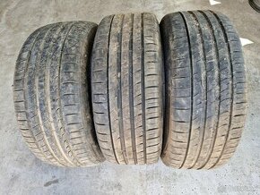 Radial 235/40 R19