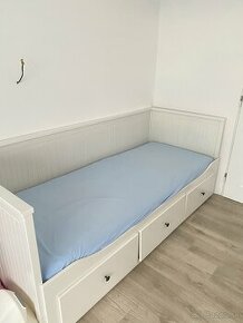 Hemnes Ikea posteľ s ma