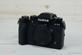 Fujifilm X-T5