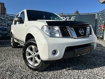 Nissan Pathfinder 2.5 dCi SE