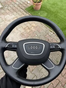 Predam volant Audi