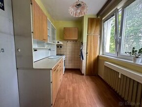 SLNEČNÝ 2 IZBOVÝ BYT S LOGIOU, 51m2, POPRAD-ZÁPAD