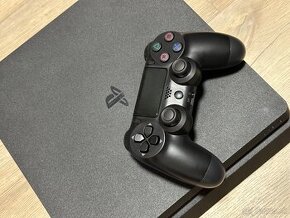 Playstation 4 slim