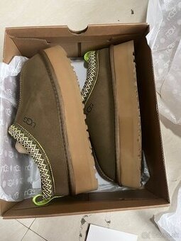 UGG tazz platform 40