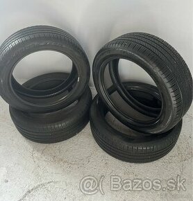 235/50 R20 Celoročne/Zimne Pirelli Top Stav