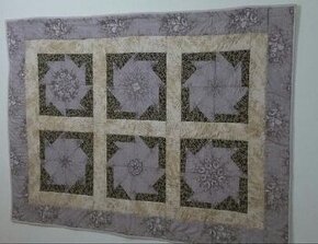 Patchworkový nástenný quilt/ deka kaleidoskopy