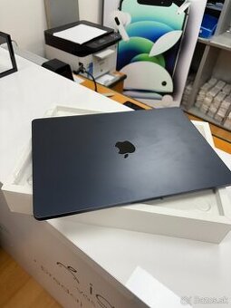 Apple MacBook  Air M3 15 8/256