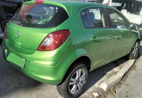 Opel Corsa D 1.2 2012 predám MOTOR A12XER, DVERE, PREVODOVKA