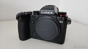 PANASONIC LUMIX S5 - TOP STAV, ZÁRUKA 2/2026